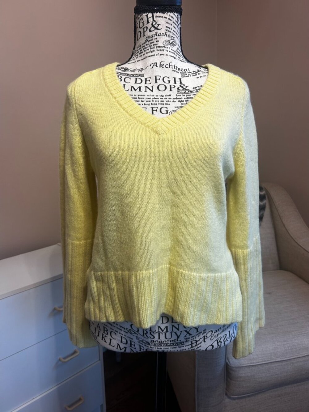 Autumn Cashmere 100% Cashmere V-Neck Ribbed Sweater Yellow XS - Picture 1 of 11